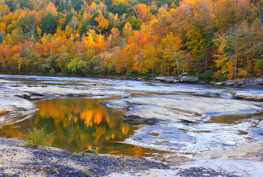 Cumberland River at the crest of the falls - Lovers Leap