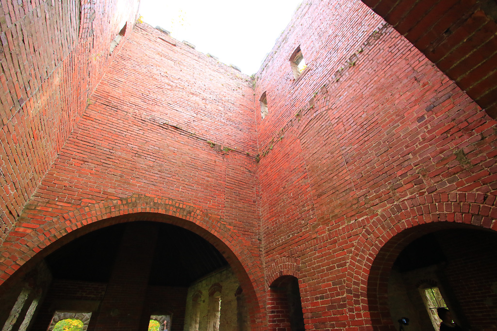 Inside the castle walls - North Chagrin Loop