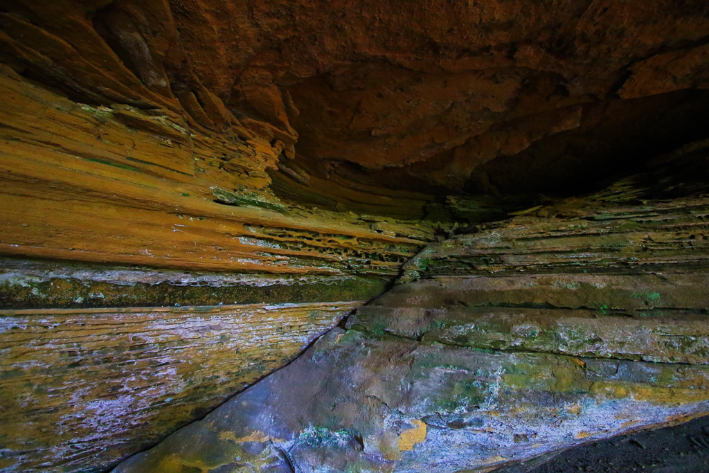 Cave wall - Hemlock Bridge Trail to Whispering Cave